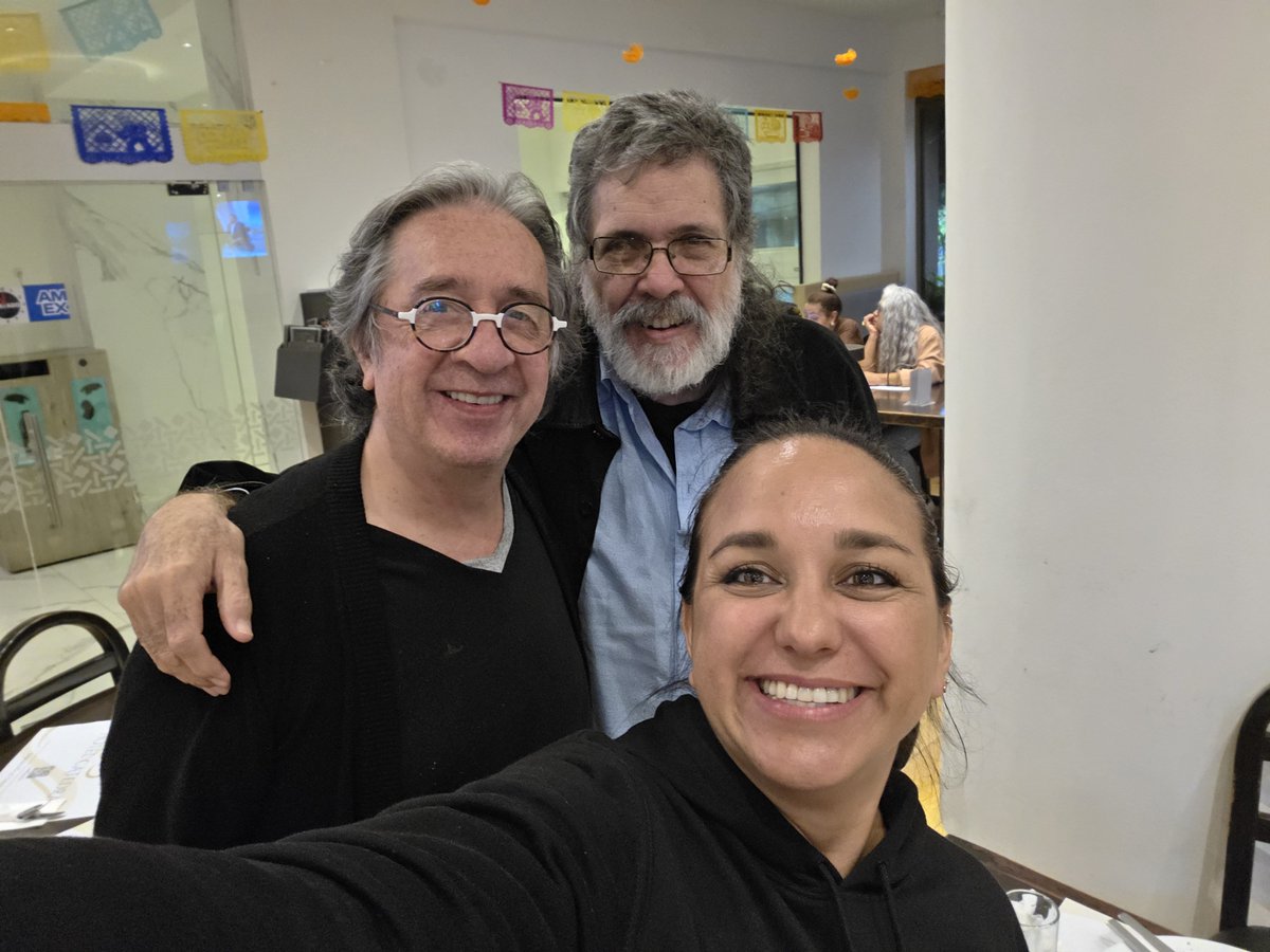 AbelPrieto11's tweet photo. En México me encuentro c/Gabriela Rivadeneira y Galo Mora, representantes auténticos del Ecuador q más temprano q tarde se librará del fascismo proyanqui y volverá a ser una pieza clave d esa Nuestra América bolivariana y martiana x la que seguimos luchando. 
#NoAlFascismo https://t.co/sEFitXmYhU
