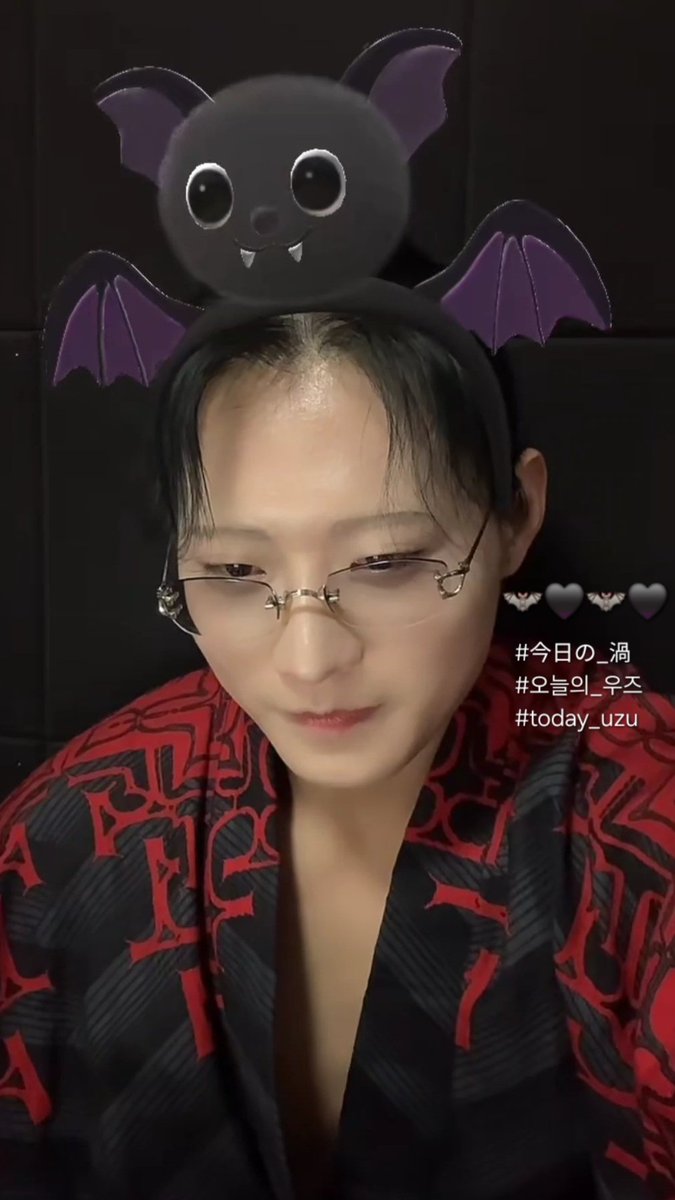dooboo_tofu's tweet photo. [2026.10.16. TIKTOK 라이브]

미소가 참 예쁘구나☺️😆
🦇🖤🦇🖤

#今日の_渦 #오늘의_우즈 #today_uzu https://t.co/Y4X7DV1VBD