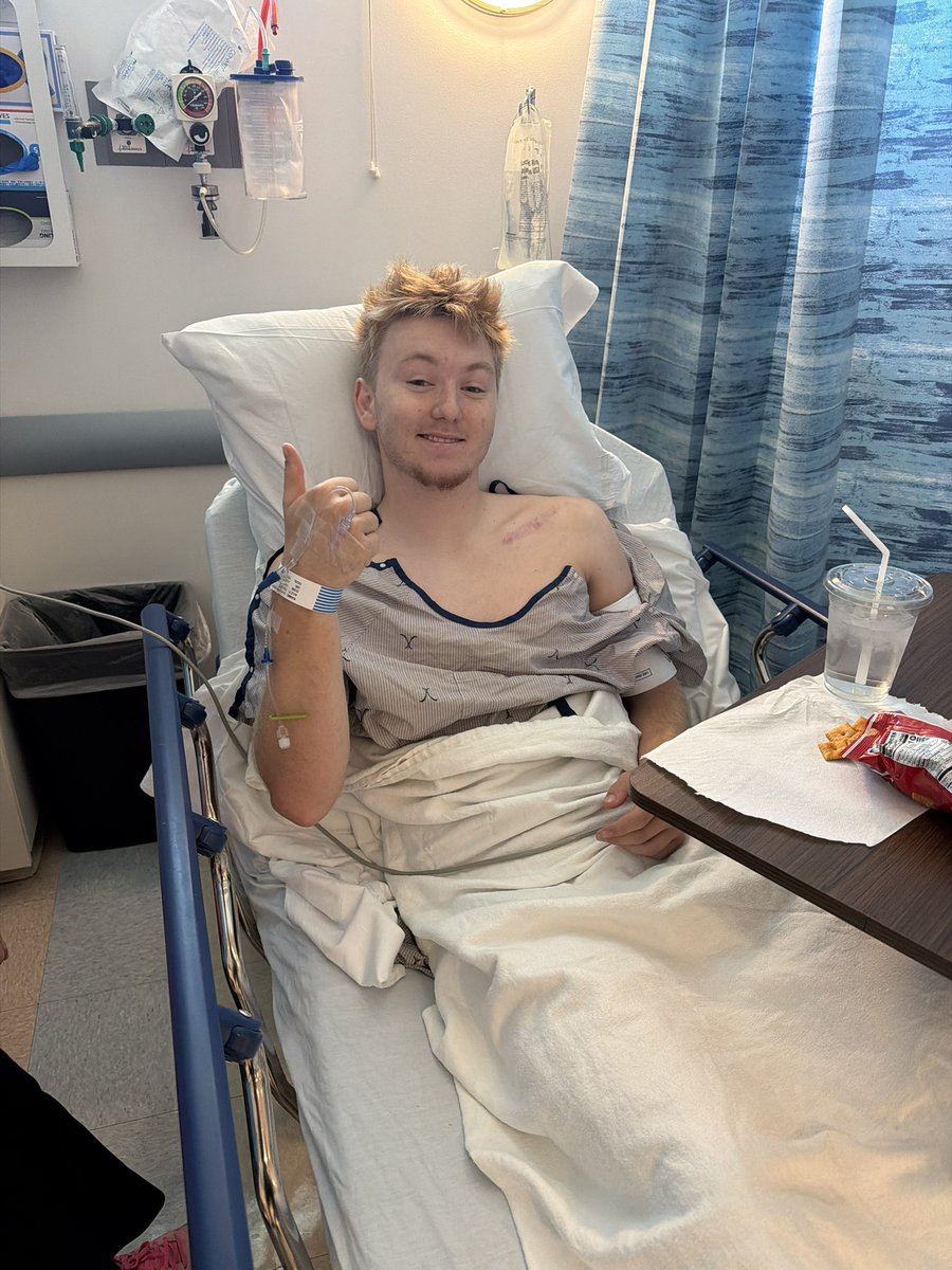 T_Overstreet2's tweet photo. Unfortunately, I’ve suffered a torn ACL. Although this is a setback, I’m staying focused on recovery and coming back stronger. Thank you to all the coaches who have supported me throughout my recruiting journey. 🙏 https://t.co/TTkuFFilEC