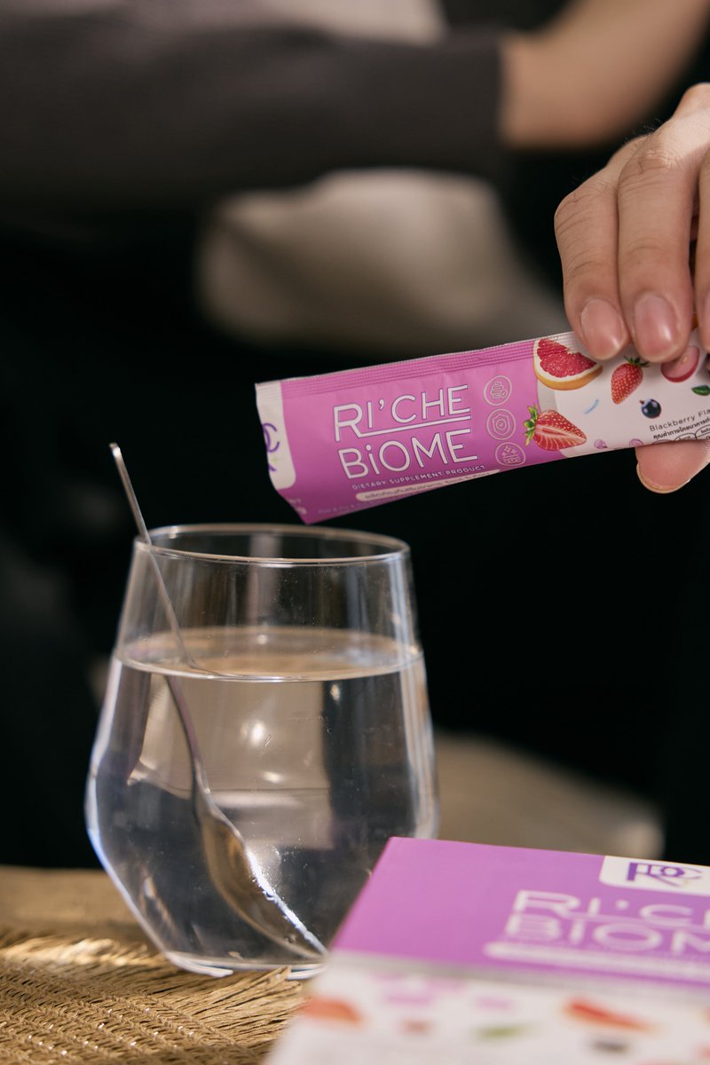 Riche_biome's tweet photo. จากภาพทุกคนสามารถเดากันออกไหมน๊าาาาา …. ว่าพรีเซนเตอร์ของเราคือใคร 🧐

แล้วมารอดูเฉลยพร้อมกันในวันที่ 24 ตุลาคมนี้ นะคะ

แล้วเจอกันคร๊าบบบบบบบบบบบบ

Can anyone guess from the photo who our presenter is? 🧐

Stay tuned for the big reveal on 24th October

#richebiome 
#ริชเช่ไบโอม https://t.co/5xrOU3njHW