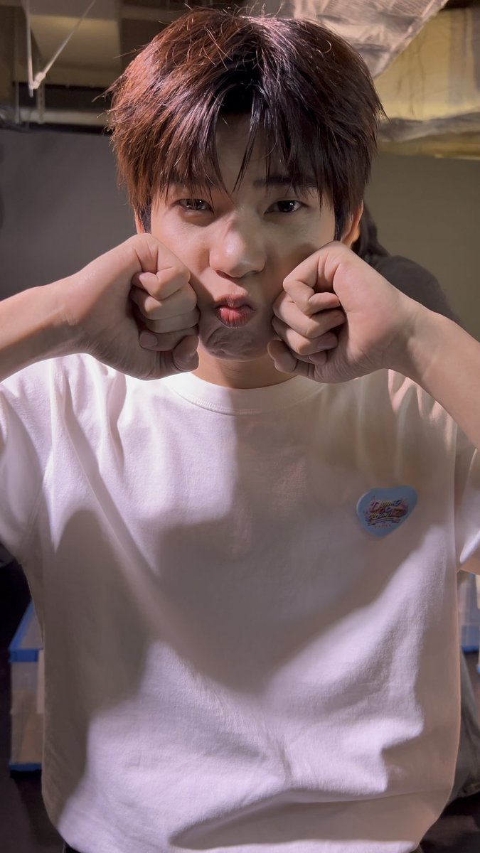 binih3artz's tweet photo. ใครสั่งลูกชิ้นหมุเบียดสองก้อน🥢🥢 https://t.co/LY2Z1NDUAy