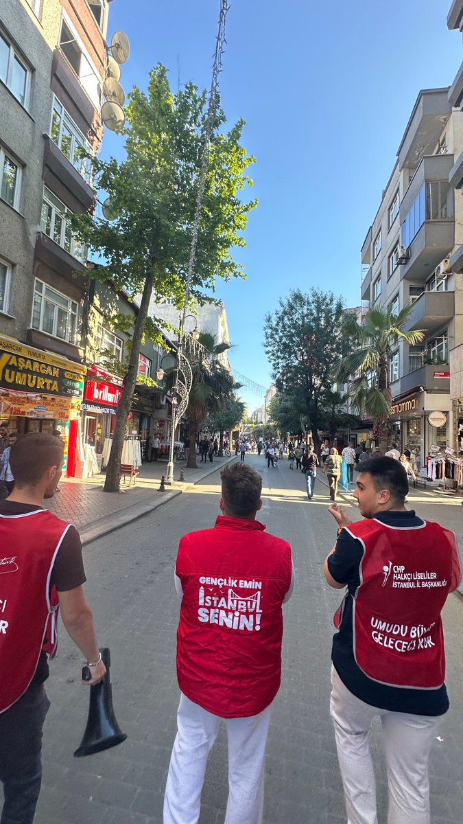 Burakmertchp's tweet photo. Hz.Mevlana: İnsanlarla dost ol. Çünkü kervan ne kadar kalabalık ve halkı çok olursa yol kesenlerin beli o kadar kırılır.

Örgütlü mücadelemizi üstün bir işbirliği ve yoldaşlık bağıyla büyütecek, güzel ülkemin her yerine baharı getireceğiz. https://t.co/WkZFPxG4Dg