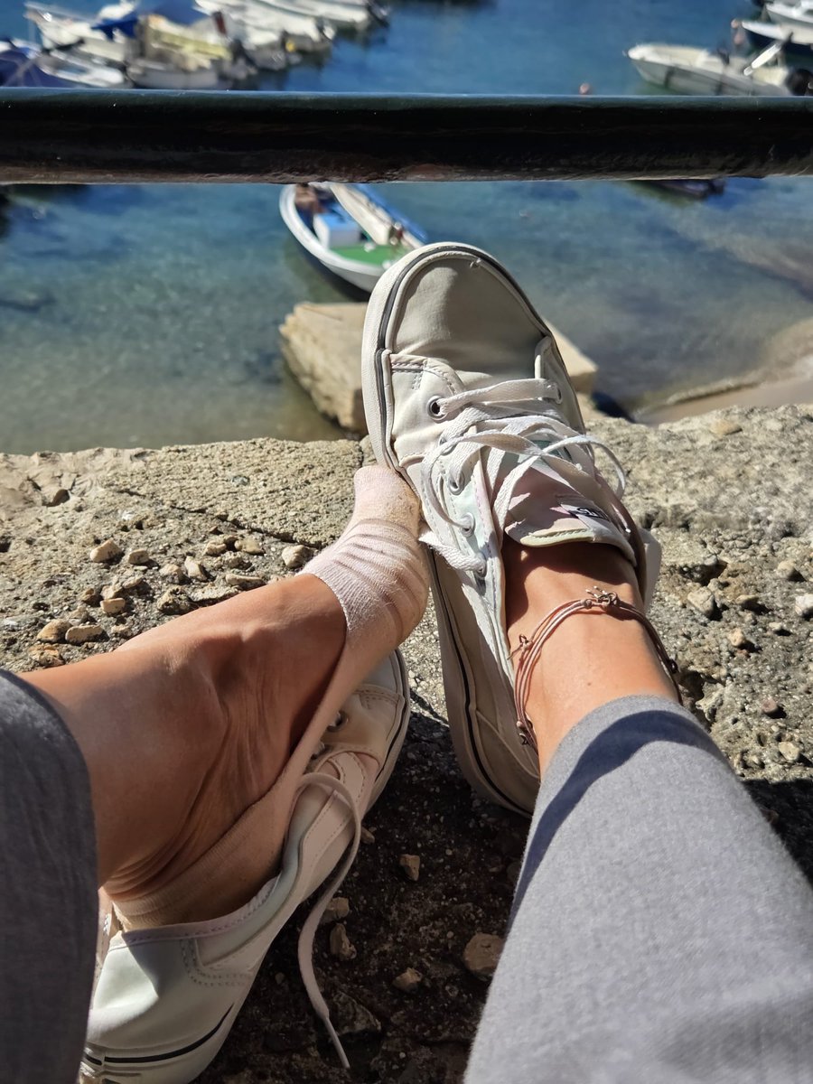 WillowDreamy's tweet photo. My Dubrovnik socks are for sale. Auction starts tonight.. https://t.co/rHc0lmyWQt