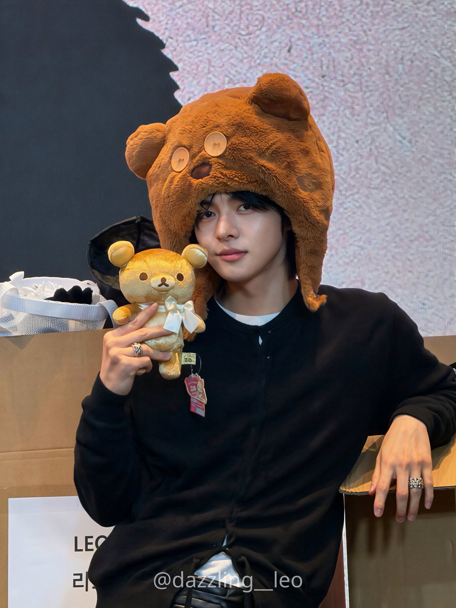 dazzling__leo's tweet photo. 20261017 MS
🐻🐻🐻

#리오 #이리오 #LEO https://t.co/gFeO4SqAqs