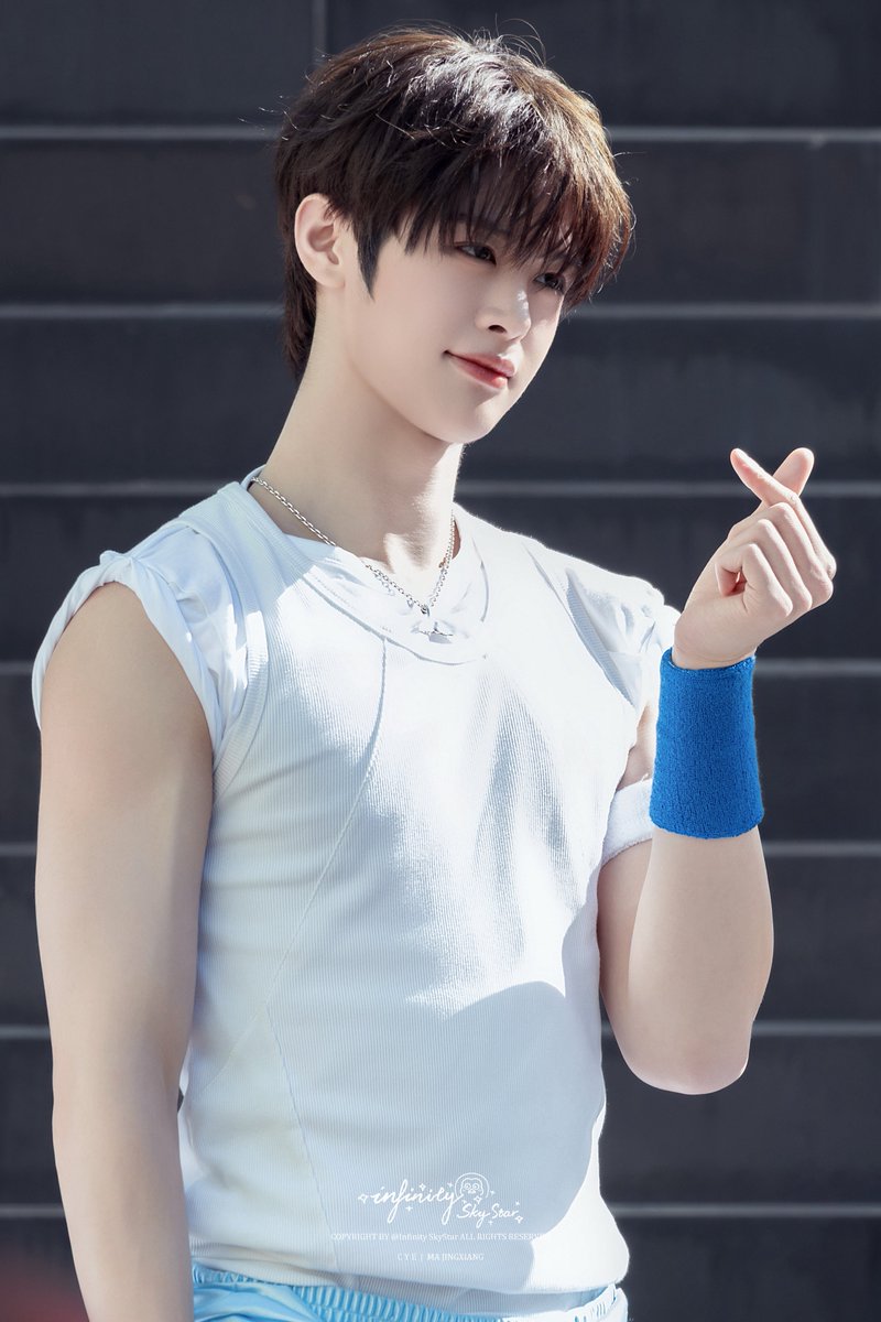 Infinity040216's tweet photo. 261014  🫰🏻🫰🏻😆

#마징시앙 #MAJINGXIANG #马靖翔
#CLOSEYOUREYES #클로즈유어아이즈 https://t.co/bUX6nCSAa1