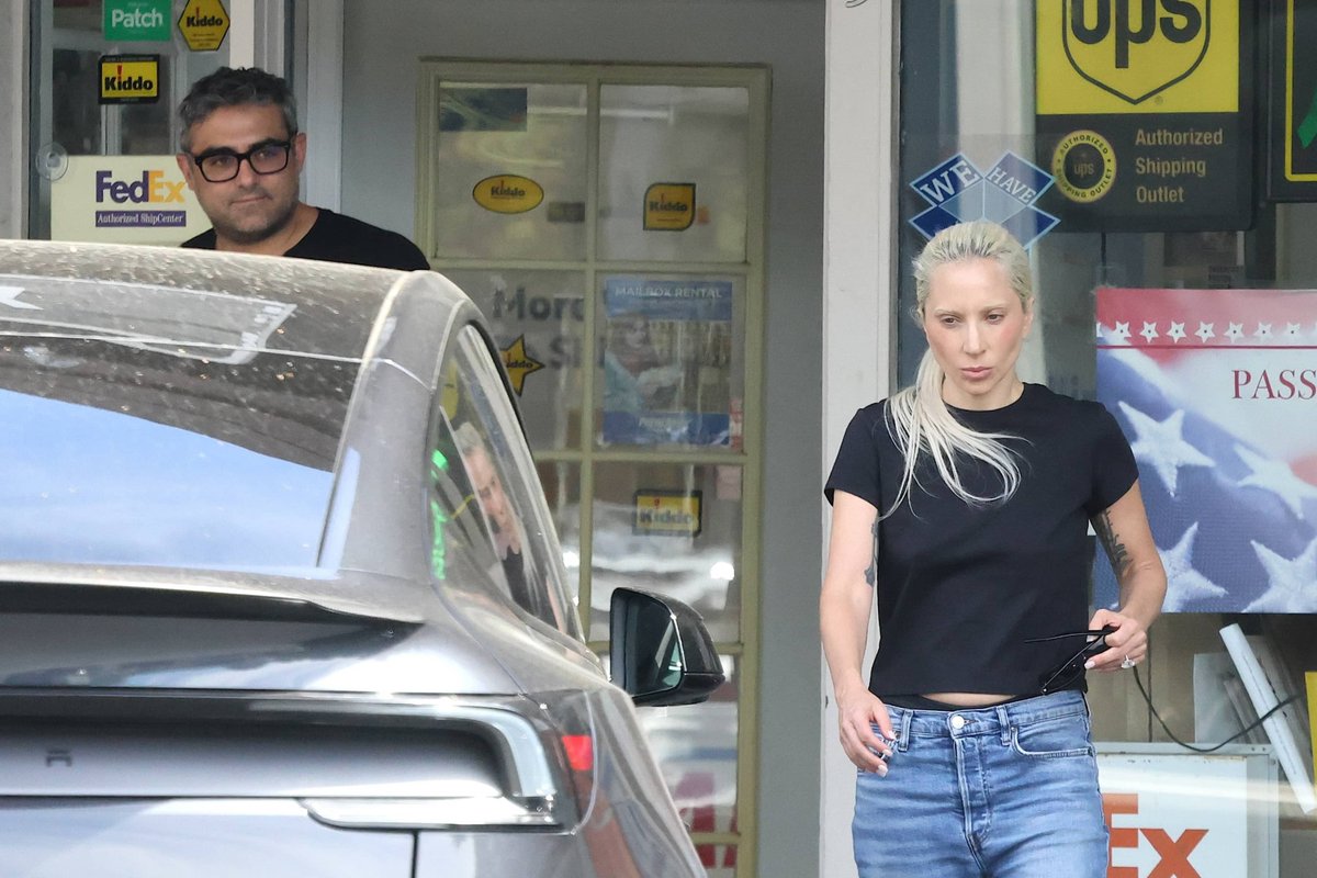 lgvisuals's tweet photo. Lady Gaga leaving at a post office in Mill Valley, CA 22.08.2026 https://t.co/LfBoV8jFwS