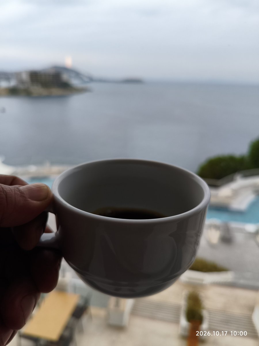 Fast_Boy35's tweet photo. Kâhve keyfî ☕😋 https://t.co/kzATOArUbH