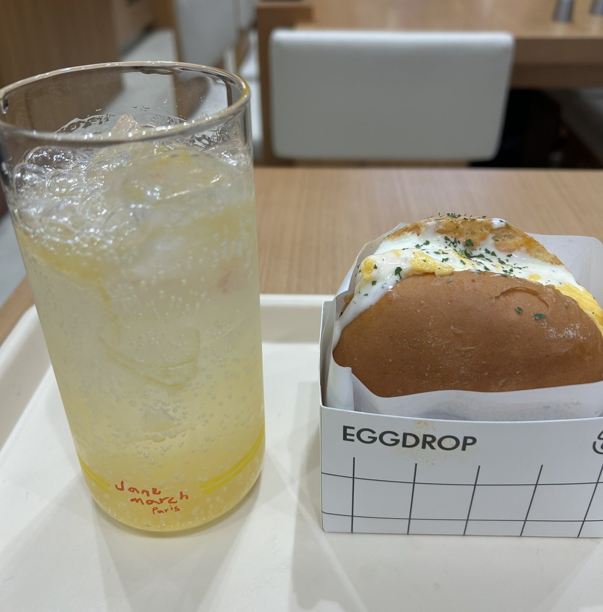 ssachiko333's tweet photo. 美容院デー💇‍♀️
ALESSI🇮🇹のカフェを発見！
そのあとは🇰🇷EGGDROPで卵サンド。
表参道は相変わらず楽しい😊 https://t.co/XCgLVUp8Nw