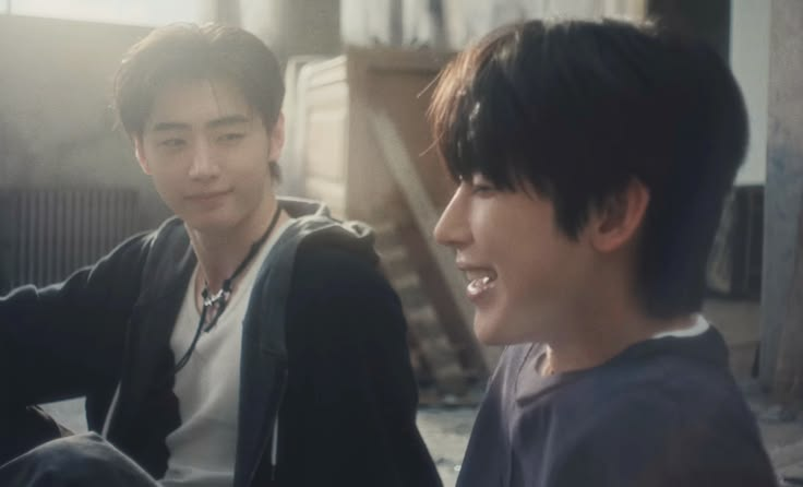 sunsunnoir's tweet photo. falling in love is scary, what if they don't look at me the way sunghoon looks at sunoo?? https://t.co/X36DmZu7SD