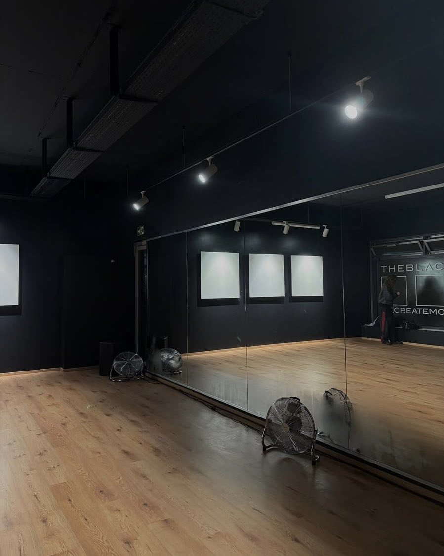 rhythiso's tweet photo. ㅤ⠀⠀

         💭𖡎 first dance practice of the day. 😌 two more to go, have a nice day y’all! ఌ︎. https://t.co/Mp3RR8vsNf
