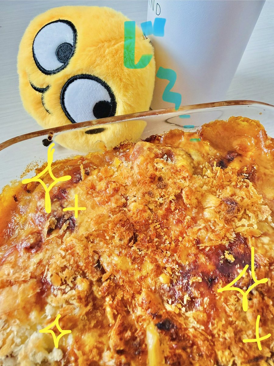 sikimojiko's tweet photo. 焼きチーズカレー初めて使ったけど美味しい〜！……あれ、目線が…？👀🟡 https://t.co/bJZNdvCg5X