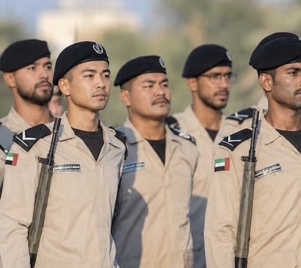 AlghulSalman's tweet photo. امراتيين ولا فلبن؟ https://t.co/qQBtDNTyg4