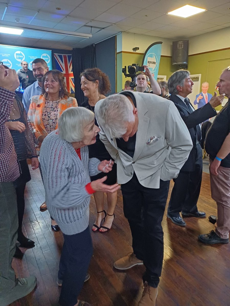 LeeAndersonMP_'s tweet photo. Out in Stockton.

Yesterday I left Ashfield to speak in Stockton to over 200 Reform UK members.

A packed room full of true patriots who want their country back.

When I asked members to join me at the front of they were prepared to stand for counc next year I was truly humbled by the amount who stood up for their family, community & country!

Real people from the real world!

Off to London now then back to Ashfield tomorrow for a dose of common sense.

Vote @reformparty_uk