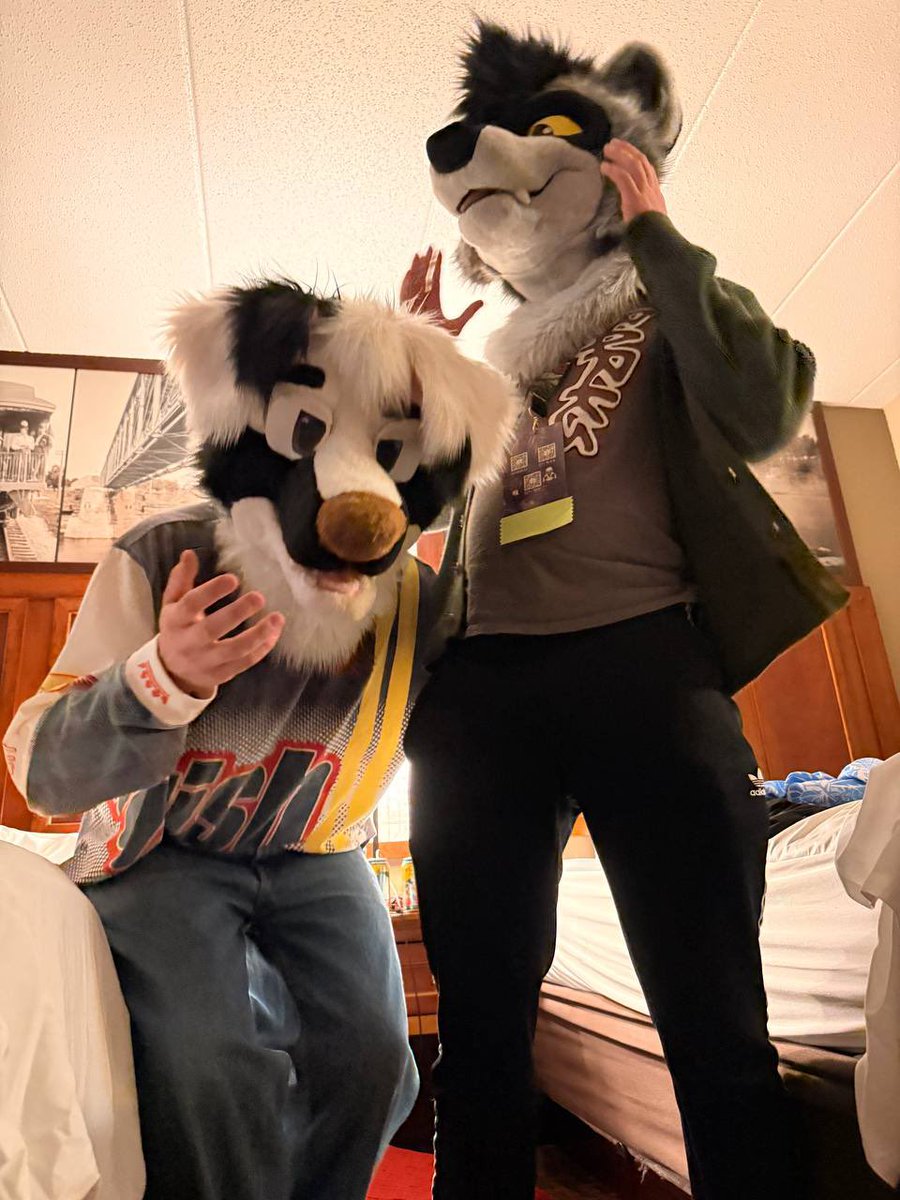 SolvingLenix's tweet photo. KDEN Twins 

🦝 @fritzraccoon https://t.co/YsBOHzxetL