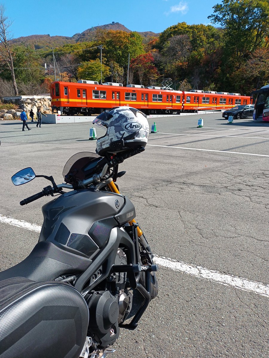 mitsuhiro_hiace's tweet photo. 今シーズンラストツーリング(宮城発の)
山形蔵王
スキー場になんか電車あった https://t.co/qxYPtmn3x9