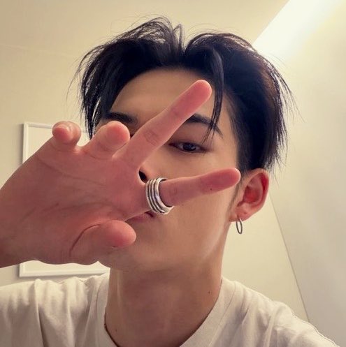 archerxve's tweet photo. good afternoon. moots anyone? https://t.co/AMLKdqRHSN