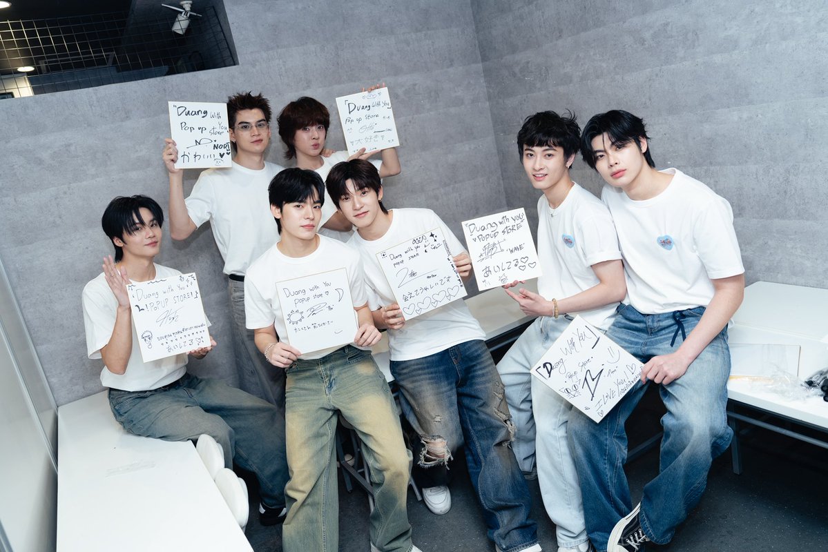 DuangWithYou's tweet photo. ขอขอบคุณคุณมามี๊ทุกคนที่มาพบกันในวันนี้ รวมถึงขอบคุณทุกกำลังใจที่ส่งมาให้พวกเราในงาน  Duang Fansign Event in Japan  ในวันนี้นะคะ โอกาสหน้าพบกันใหม่ค่ะ 🫶🏻✨

#DuangFansignInJapan
@twnpich @porsuppakarn
@JAONORTHiom @ottoottoo_
@tthi_eks @waavetnp @Hughhype https://t.co/nAZmtNHC1k