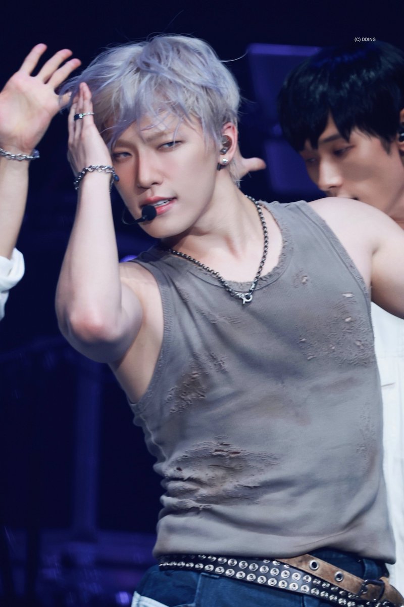 dding_0211's tweet photo. 261011 吉BOARD SHOW IN MACAU

#디노 #DINO #이찬 #ディノ
#세븐틴 #SEVENTEEN https://t.co/Ly2WA2NLBh
