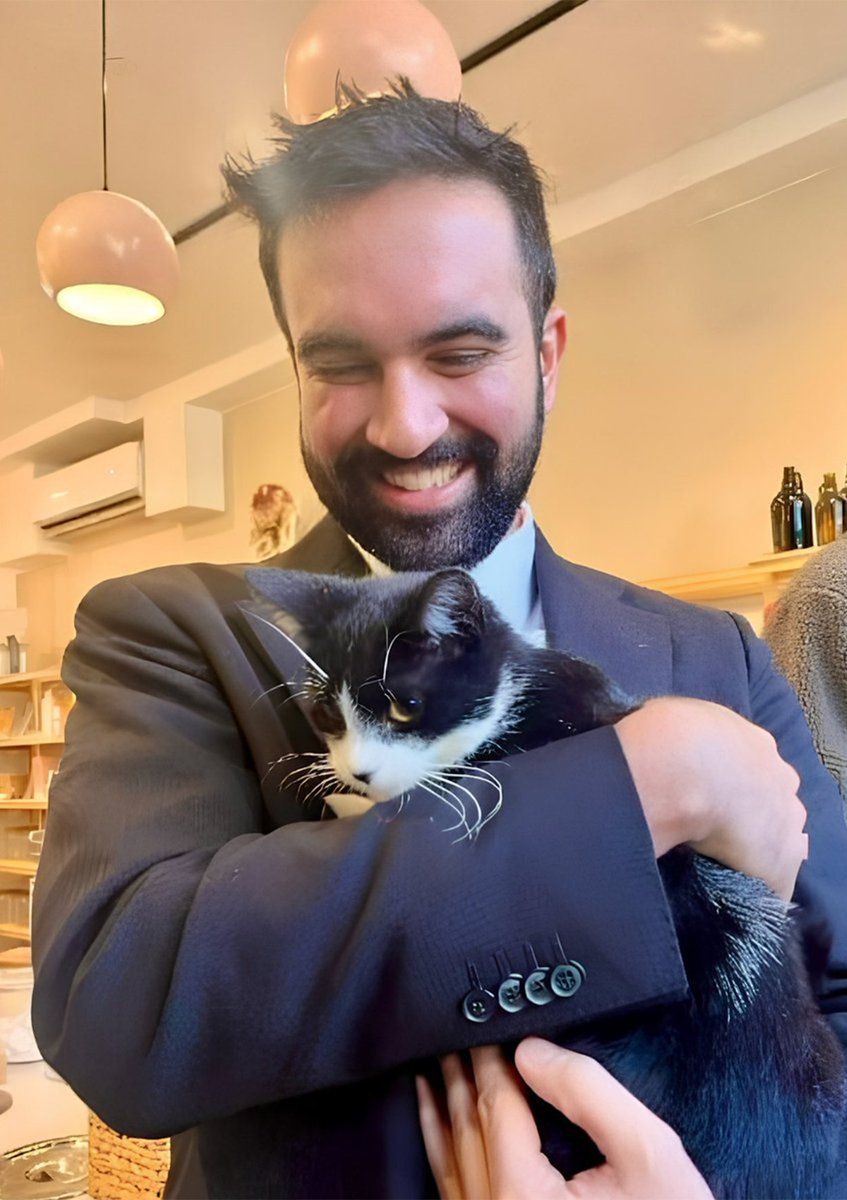 InternetH0F's tweet photo. New York City Mayor Zohran Mamdani has announced the NYC will provide free pet food at 22 city food pantries starting October 19

"No New Yorker should have to choose between feeding themselves and feeding their pets. Keeping families together means keeping pets at home, too." https://t.co/M2xKaNJeIi