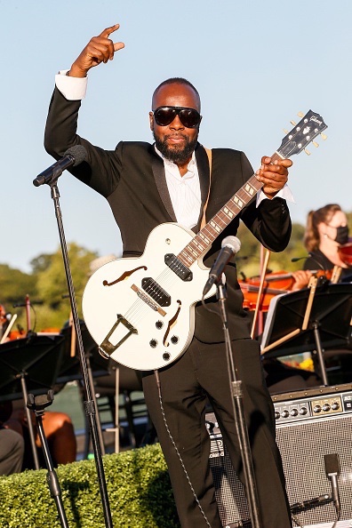 XXL's tweet photo. Happy birthday, @wyclef! 🎉

What’s your favorite song by him? https://t.co/DQHTCM119G