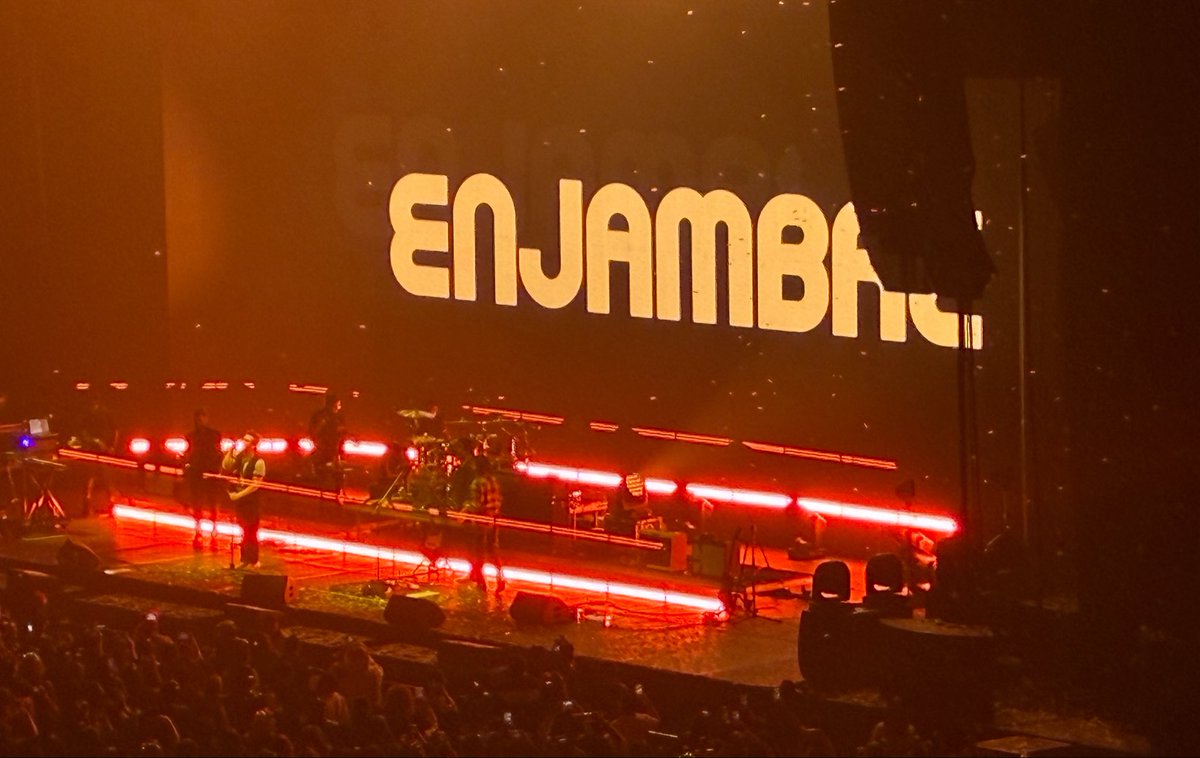 are_gamezz's tweet photo. 2da vez en un concierto de enjambre lo mjrrr, quedé afónica💛 https://t.co/GeE4GFPCed