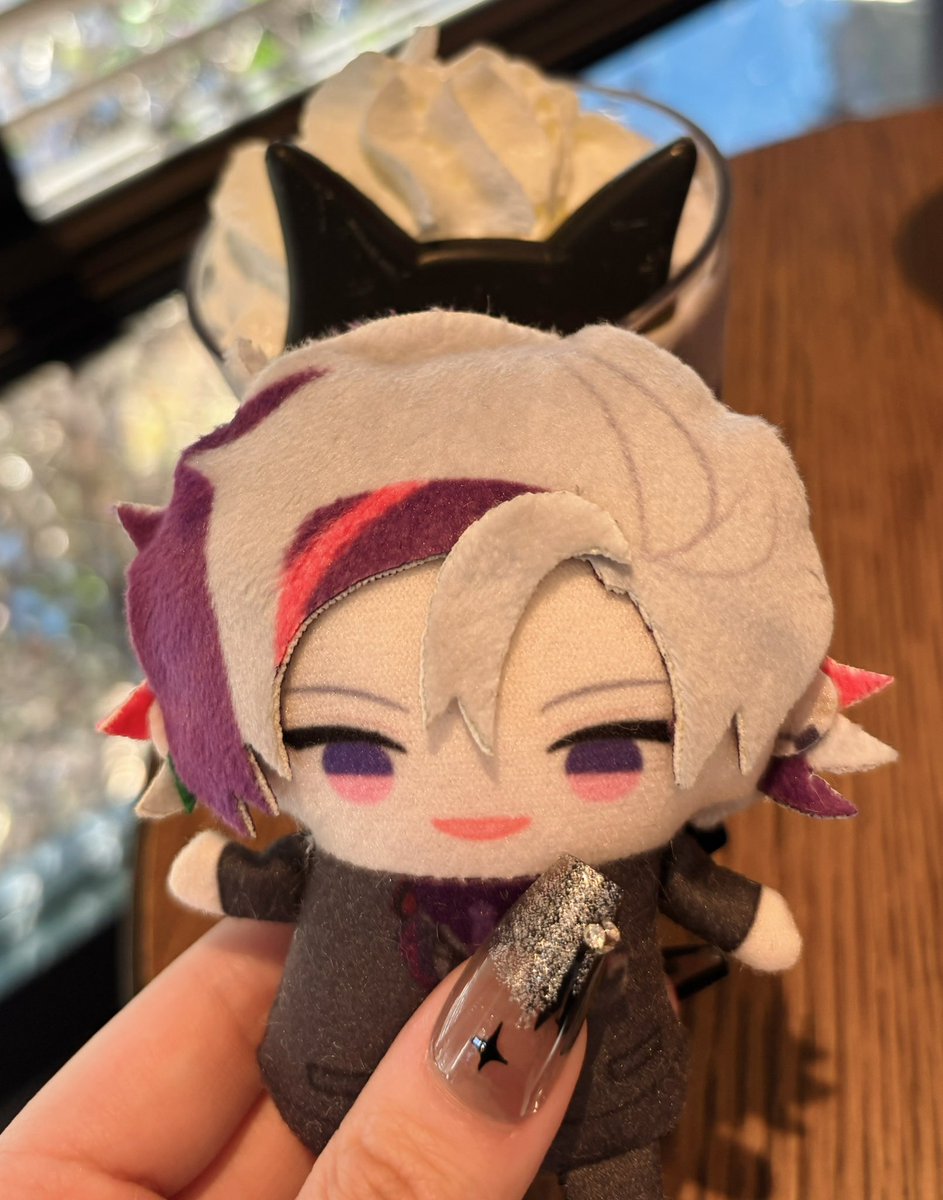 fwfw_tetsu's tweet photo. お友達とスタバの猫ちゃんやってきたᯠ_  ̫  _ᯄ Ⳋ https://t.co/LJF7TNYVND