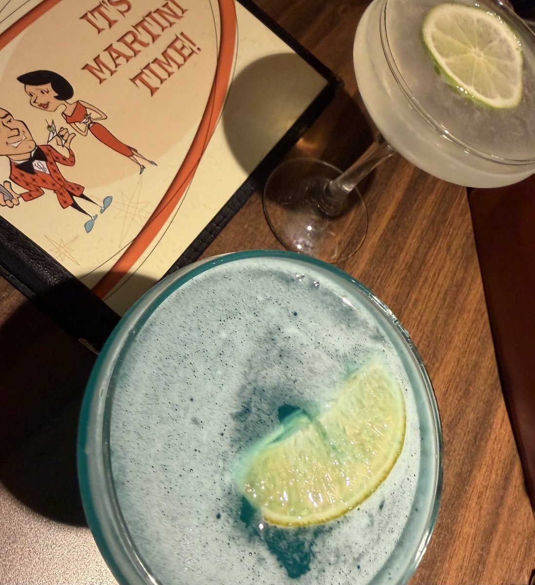 itsmoonxbeam's tweet photo. a good martini kind of night https://t.co/mLVLR7A5mq