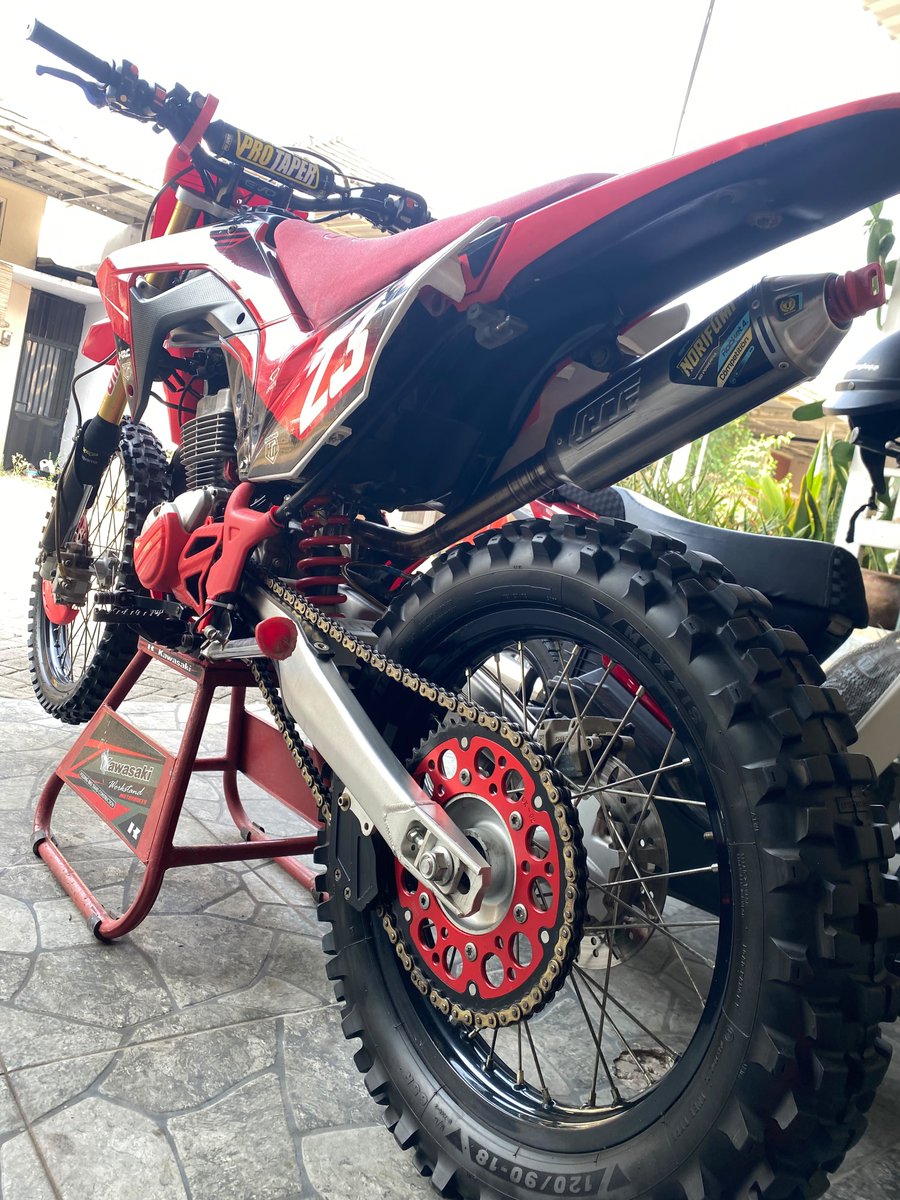 rezhapradhana's tweet photo. Dijual asli crf 2018 ss lengkap on plat 2028 spek 70 full BRT
081221274781 https://t.co/EmgjuG5v0i