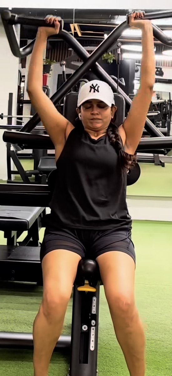 wildvij's tweet photo. Divya Ganesan
Gym training 🏋️🏻‍♀️ https://t.co/uf0DquevJ3