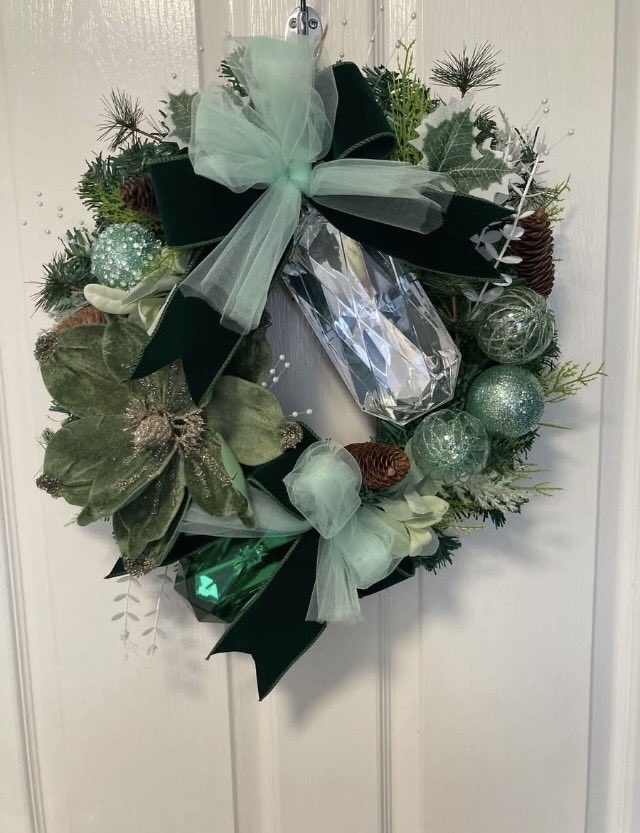 CKwreaths's tweet photo. It’s the weekend yay 🥳 

What are you beautiful people all up to today?

I’m going to be working on a new wreath tonight, but today it’s family time 🫶🏻 https://t.co/EkaDM6cesj
