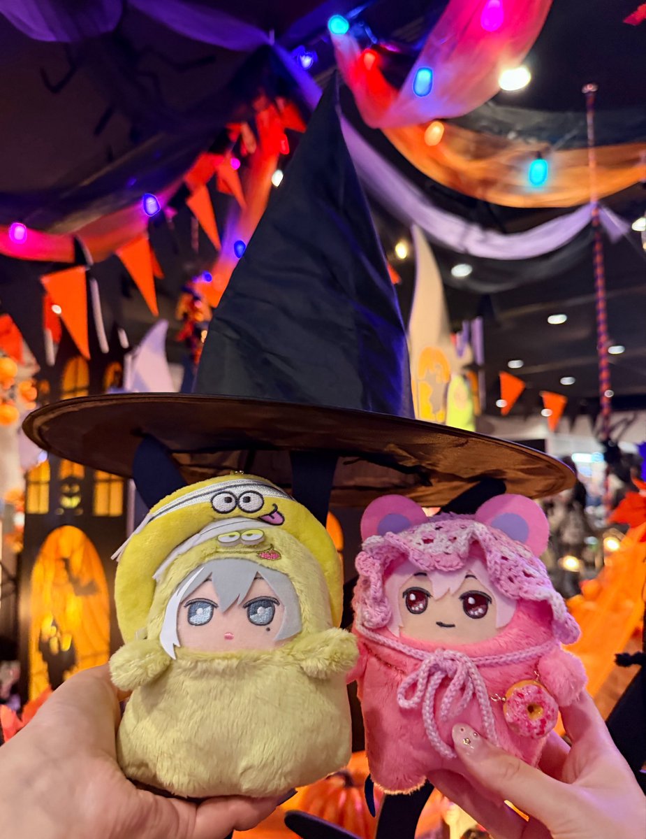 samuihi_nigate's tweet photo. みみさんと🍩
モンユキ、いつも他モンにちょっと圧かけてる感ある https://t.co/Yebb2DVv4u