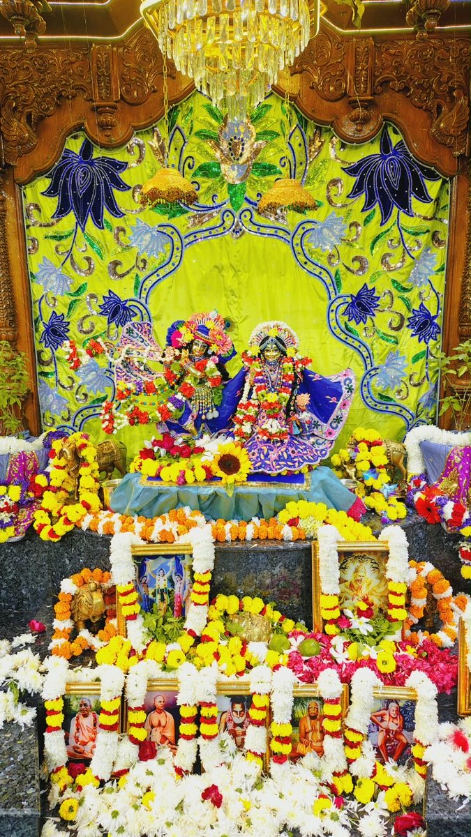 ISKCON_Dwarka's tweet photo. श्री रुक्मिणी द्वारकाधीश -17th October 2026
हरे कृष्ण हरे कृष्ण
कृष्ण कृष्ण हरे हरे ।
हरे राम हरे राम
राम राम हरे हरे ||

#Harekrishna #IskconDwarka #LordKrishna #Dailydarsan #RukminiDwarkadhish https://t.co/qT9IJJvXkd