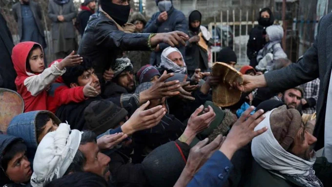 روز جهانی مبارزه با فقر: یک سوم جمعیت افغانستان در زمستان با گرسنگی روبرو خواهند شد