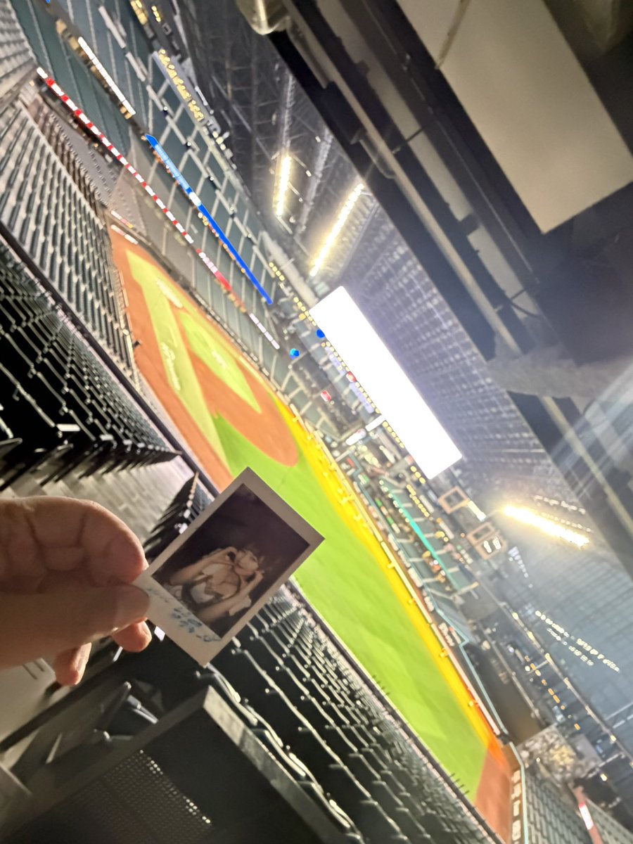 max87261's tweet photo. なぜか今日は解放してた🤣
やっぱ綺麗な球場😊 https://t.co/kVQT9Hi6FH