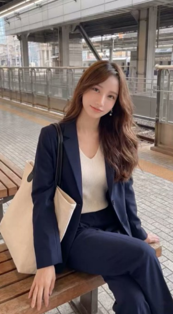 GaviTun's tweet photo. 幼稚園の先生してます。
気付けば36歳になって、彼氏ナシ、独身。
経験少なすぎる…。
最近いろいろ結構焦ってます… https://t.co/7ugQcipaZJ