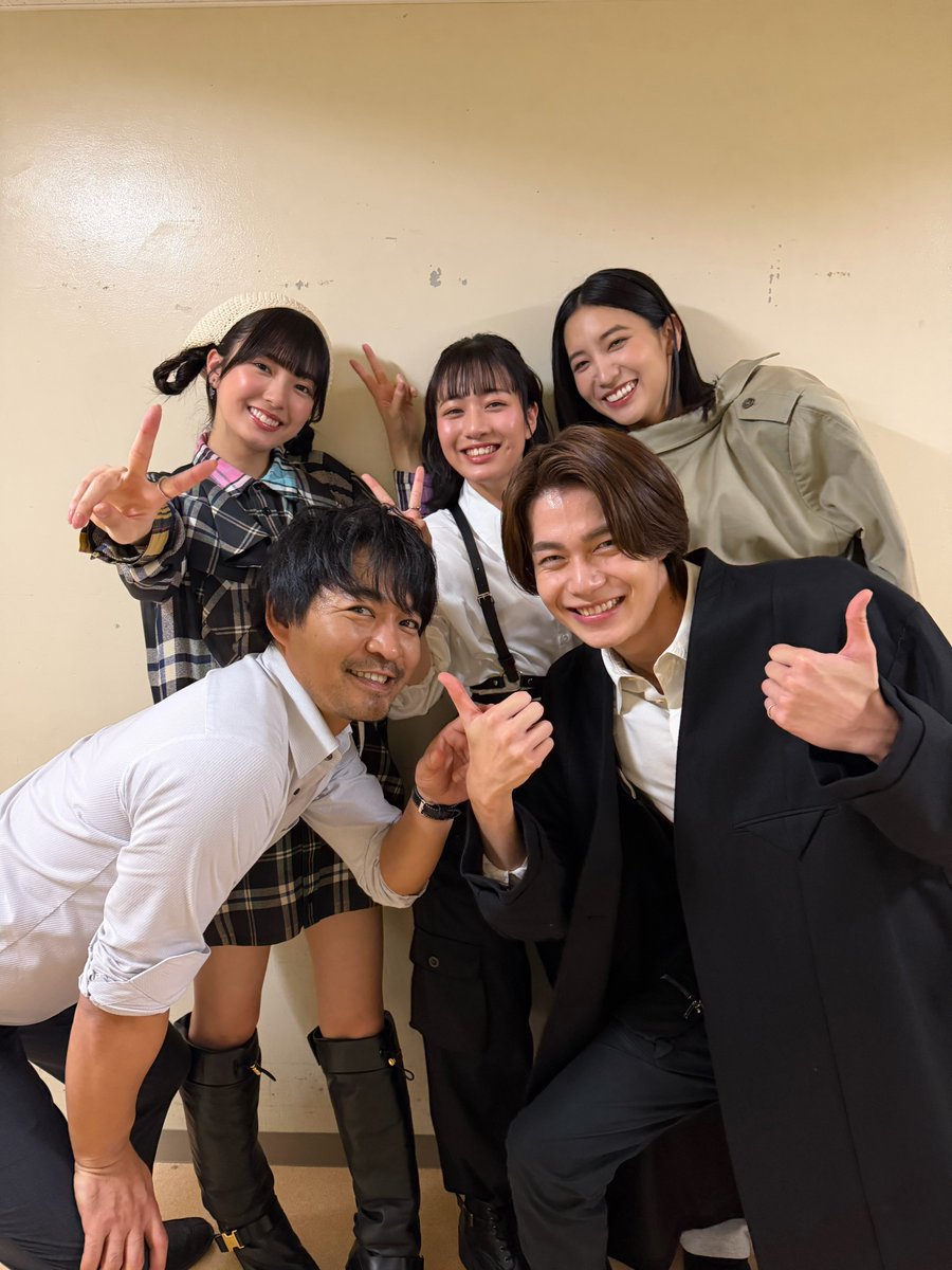 rina_onuki0529's tweet photo. #仮面ライダーゼッツ 
ファイナルステージ

福岡公演🍜
ご来場ありがとうございました！

毎公演、皆さんからたくさんの愛とパワーをいただいています☺︎
お手紙やプレゼントもありがとうございます🎁

来週は東京公演🗼
最後まで一緒に夢の時間を過ごしましょう🍆

@Kamenrider_FS 
@zeztz7toei https://t.co/diJIHCfYNc