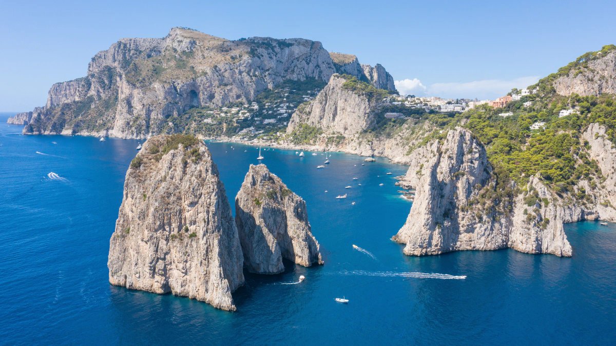 luxvisor's tweet photo. Capri's oldest hotel pays local fishermen to bring marine plastic back to port, and the 1826 expedition that rediscovered the Blue Grotto set out from its site 🌊
https://t.co/TaJUfl94WE
#Capri #Sustainability https://t.co/FFT8v0ITuv