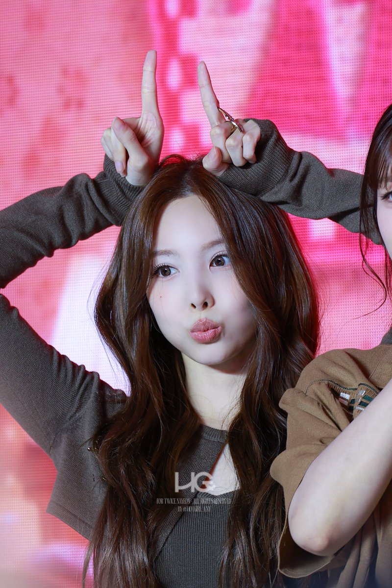 hotgirl_lny's tweet photo. 261017
1회차
#나연 #NAYEON #ナヨン
#트와이스 #TWICE https://t.co/FZoFORzE6N