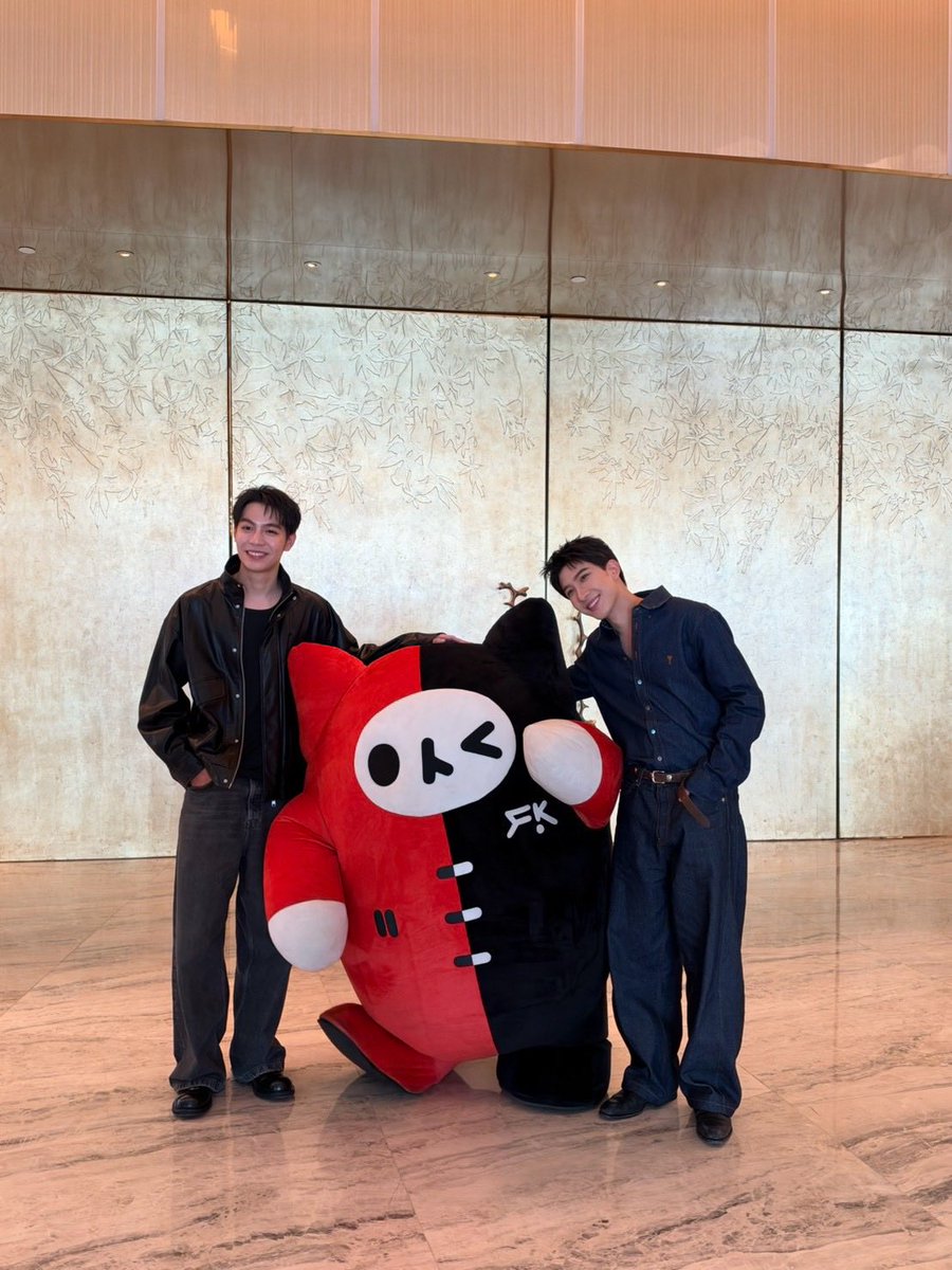 GmmtvShop's tweet photo. Sharing some lovely moments of First - Khaotung - Yuzu Mumu from GMMTV POP UP STORE IN HONG KONG 2026.

@Firstkpp @myktnw @yuzu_mumu_gmmtv 

#GMMTVPOPUPSTOREINHONGKONG
#FirstKhaotung #YUZUMUMU
#GMMTV https://t.co/P9hUfEDWz3