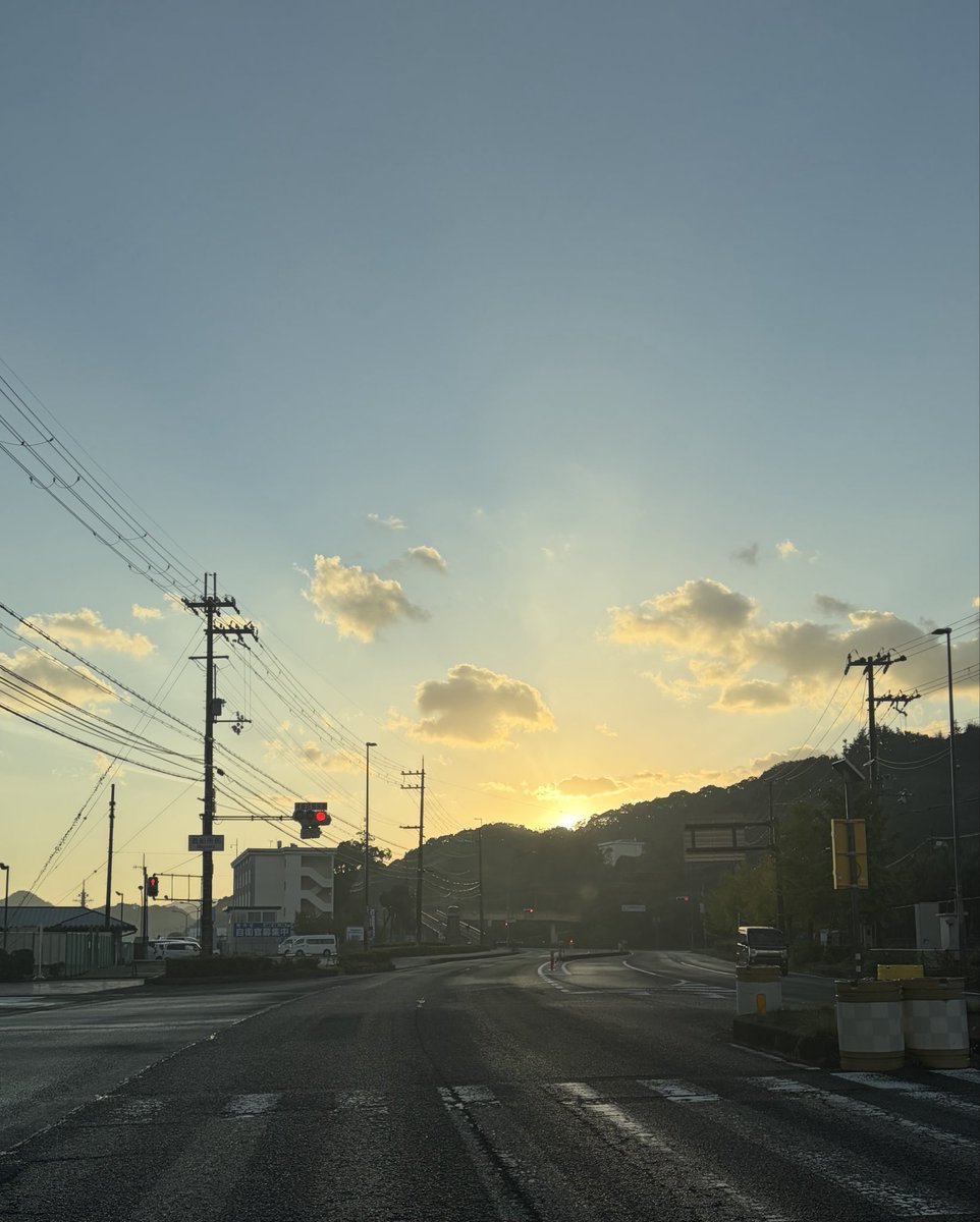 HOTEL_BELLMARE's tweet photo. こんにちは、ホテルベルマーレです。

爽やかな秋晴れが気持ちの良い季節ですね。

お天気の良い日は、観光やお出かけにもぴったりです！
当ホテルへお越しの際は、ぜひ周辺の観光もお楽しみくださいませ。

皆様のお越しをスタッフ一同、心よりお待ちしております。 https://t.co/Sfl8pZgFmH