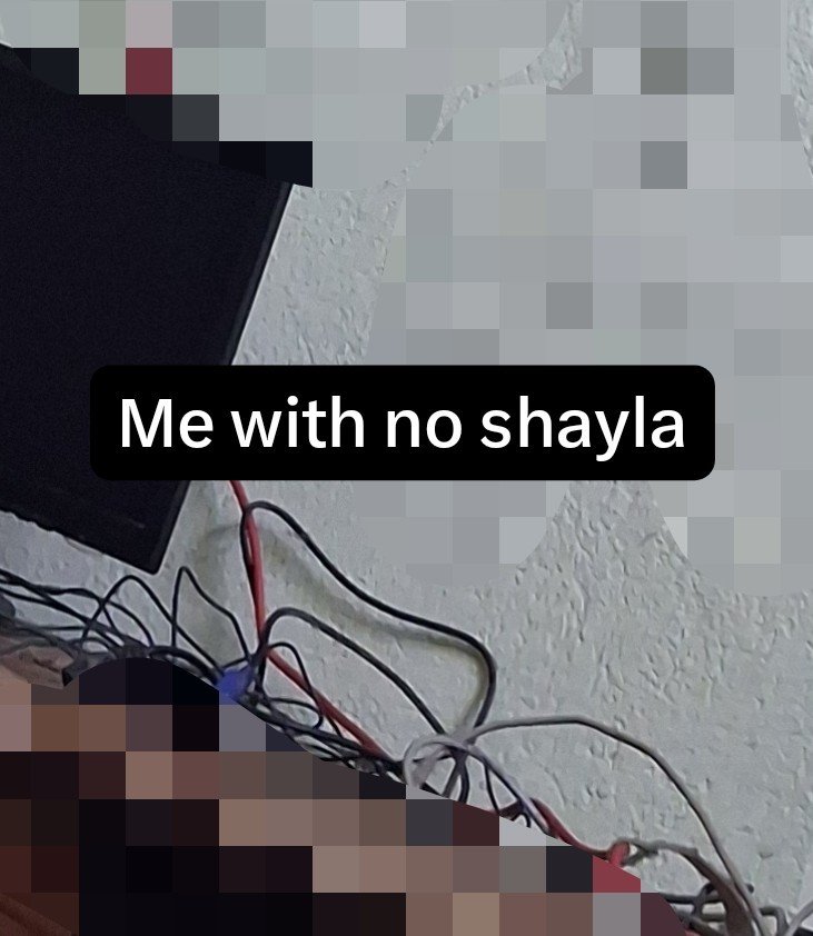 choseyoureality's tweet photo. Update 🩰🦢[♡]
It started acting up again , the tech guy came but guess whatt he charged 0 , all the parts were suddenly ok .  He took it with him to fix it , he lowkey couldn't fix it  but it worked when I needed . Affirmations was -my computer servicing was free|*manifesting* https://t.co/ECJEY64878