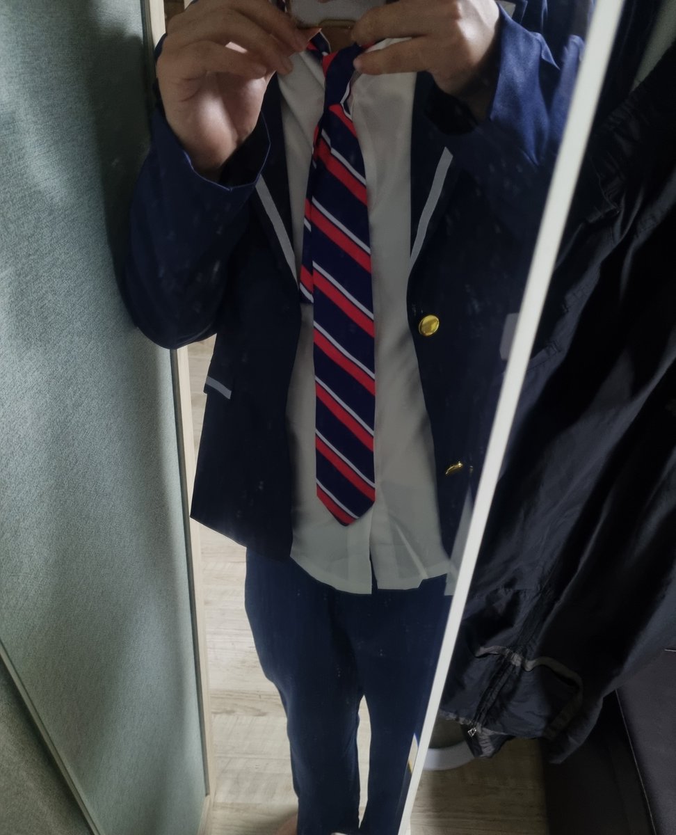 eon01328's tweet photo. 프세카 교복이 작아요 ㅠㅠ https://t.co/Y9TD0YCUsQ