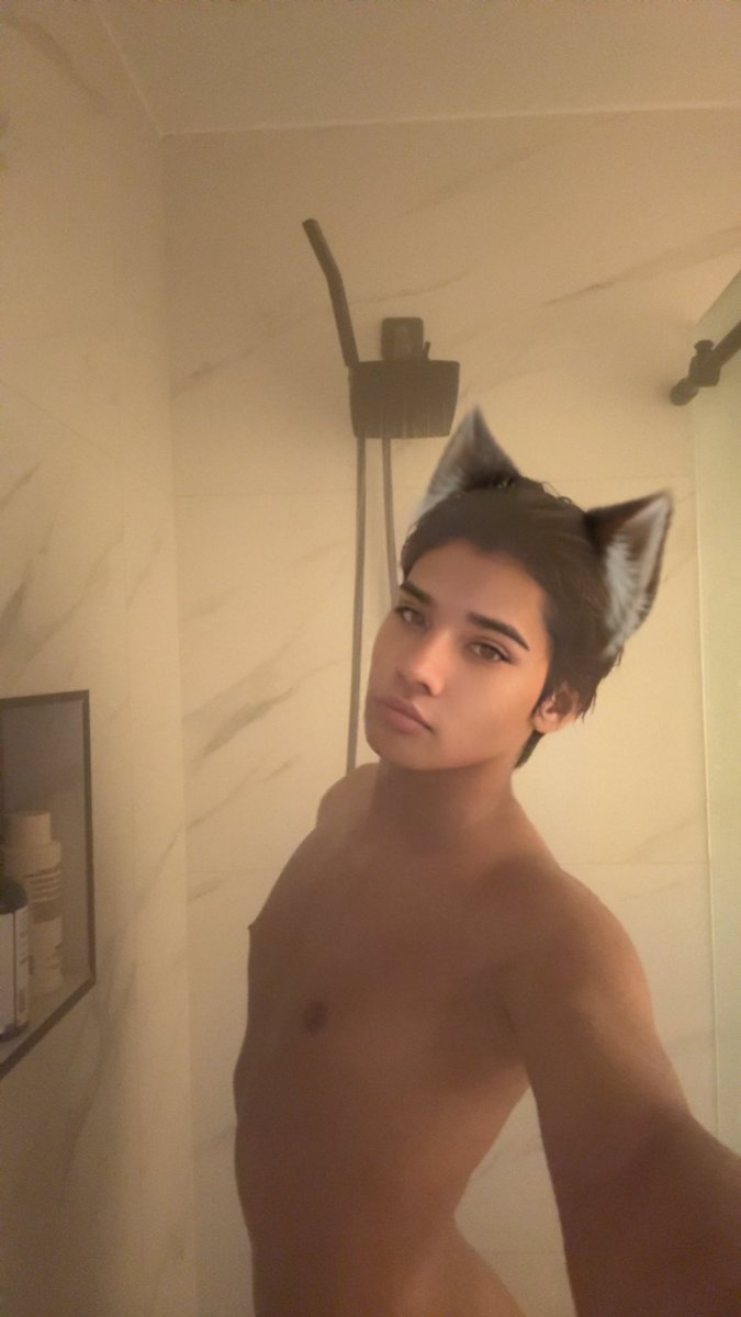 slimbblx's tweet photo. js a quick shower duh #gay #twink #mlm #Atl https://t.co/Y9YL4QNxgb