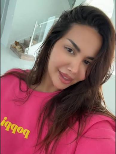 Lba_ambyh's tweet photo. hi to all my lovers https://t.co/AubxnKhDe5