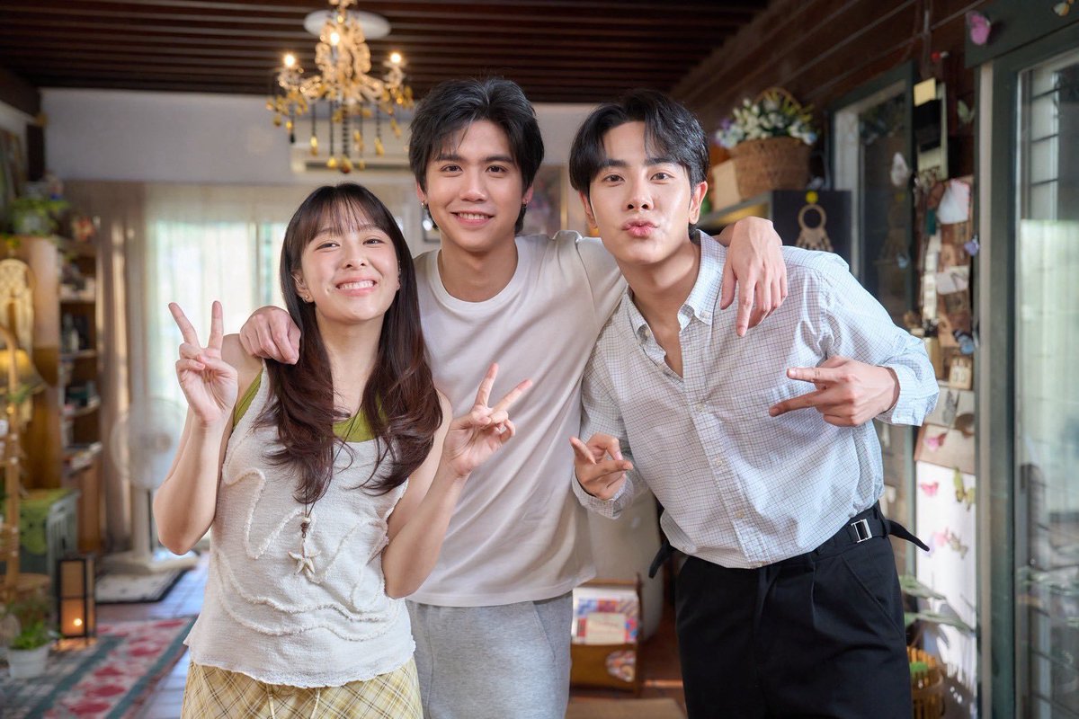 Popeye_siripoon's tweet photo. เธอโผล่มาจากไหน🍀 
#LovesEchoesSeries #mixxiw https://t.co/Gjz4EIdZkY