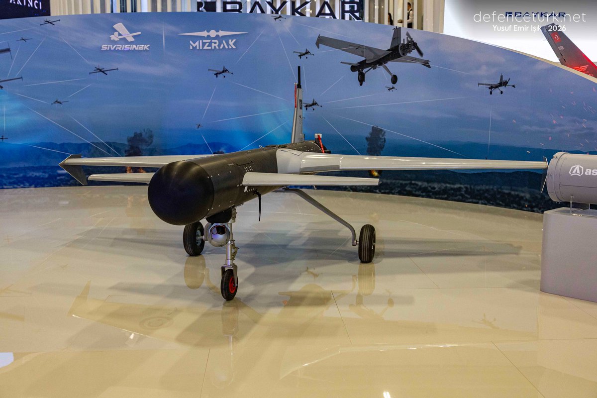 Defence_Turk's tweet photo. 🇹🇷Türk savunma sanayii için riskler

🇦🇿Azerbaycan’ın 🇮🇱İsrail’in güdümünde daha çok hareket etmek için yürüttüğü bilinçli mağduriyet politikası meyvelerini verirse ihraç edilen kritik savunma sanayii ürünleri için belirli kontrol mekanizmalarının hesaplanması gerekmektedir. 

Zira, İsrail için Türkiye ile olan ilişkilerini ani ve yüksek düzeyde baltalama potansiyeline sahip olan Azerbaycan’ın bu ürünlere ait tüm detayları ve inceleme imkanını İsrail’e sunması mümkündür.