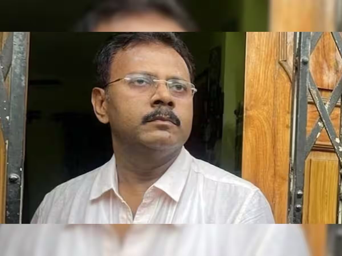 th_anonymouse's tweet photo. The prime accused in the RG Kar case Sandip Gosh gets bail. BJP came in power using her mother, campaigned in the name of her r*ped and mu*dered daughter.

And this is the outcome. https://t.co/lkvOAbpjpo