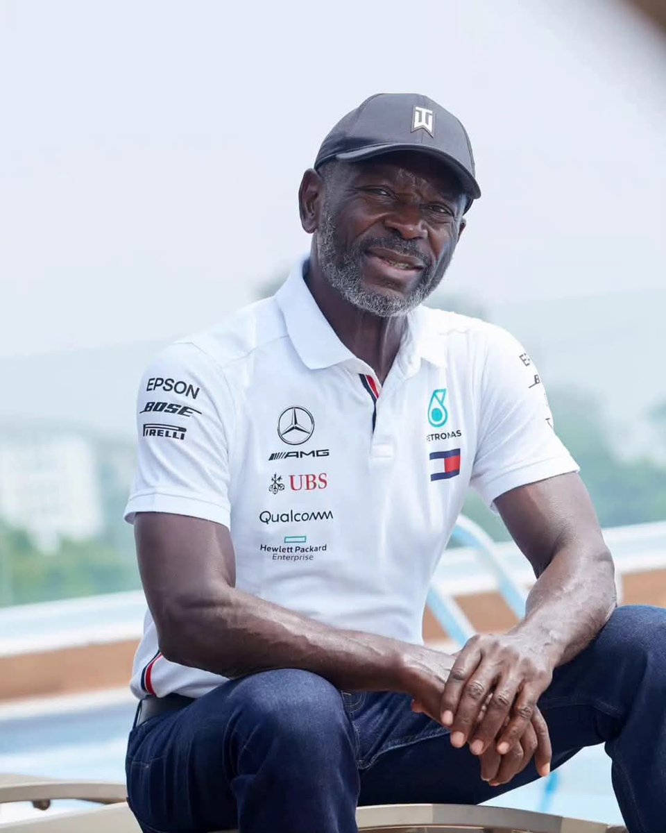 PrinceKAmoabeng's tweet photo. Gray hair, sharp mind, unmatched vibe. Weekend ready.!!!😎 https://t.co/qnqLgrwd8L