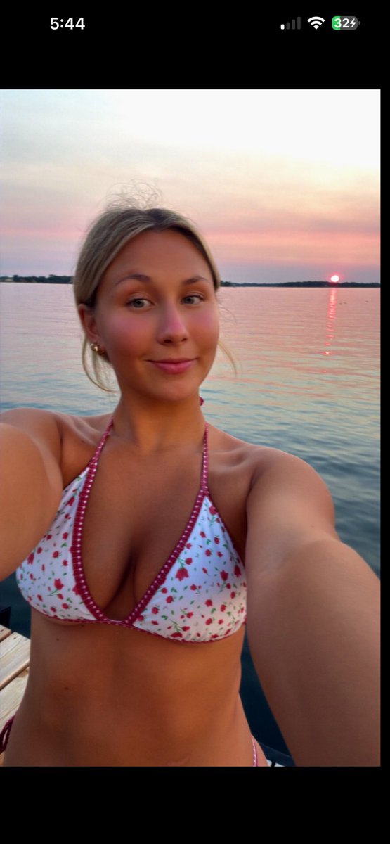 WBLBOPS's tweet photo. Vanesa needs a trib dm/comment https://t.co/x5cpBegXpa