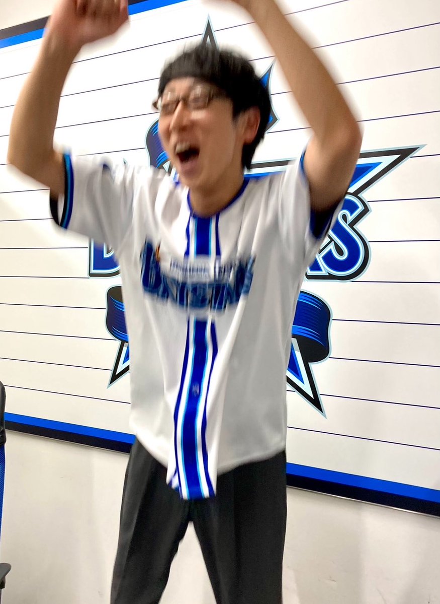DHyoshikawa's tweet photo. ベイスターズ、9回2アウトあと一球から大逆転勝ちで日本シリーズ進出！

選手の皆さんの力で全試合勝ち切りました！まだまだ野球を見ることができて幸せです！！

ありがとうベイスターズ！！！

＼横浜優勝／

#baystars
#ハマの躍動感 https://t.co/XFEpNbx4YE